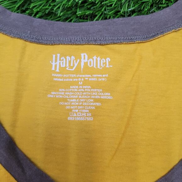 Official Harry Potter Hogwarts T-Shirt Womens Medium Boxy Cropped Fit - Picture 4 of 4